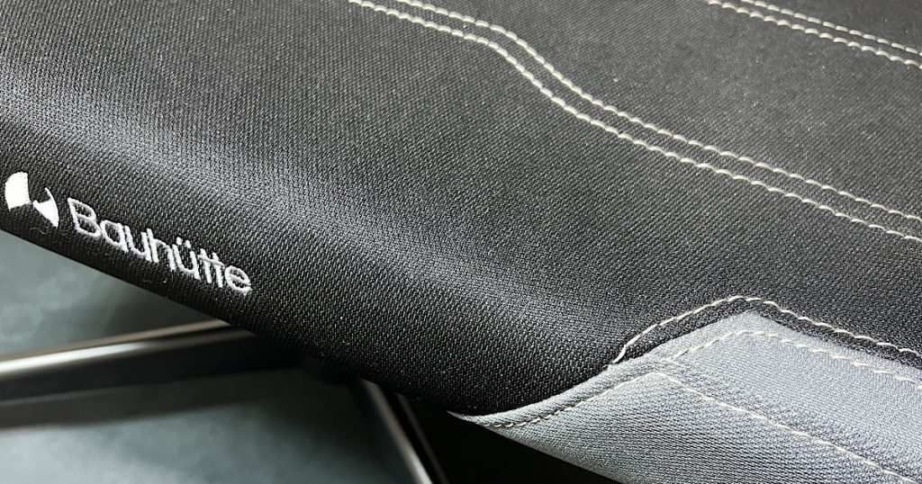 オットマンの表面材質デザインを写した画像