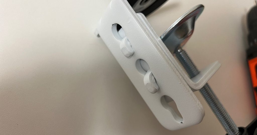 クランプ部分をアップしている写真